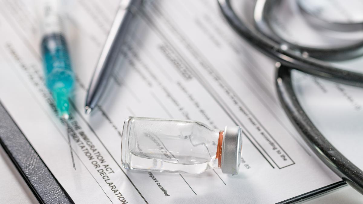 vaccin-gripal--eliberat-fara-reteta--ce-trebuie-sa-faci--pas-cu-pas--pentru-vaccinare--rafila-nu-este-in-regula-sanctiuni-pentru-eliberarea-fara-prescriptie-de-la-medicul-de-familie_22391000