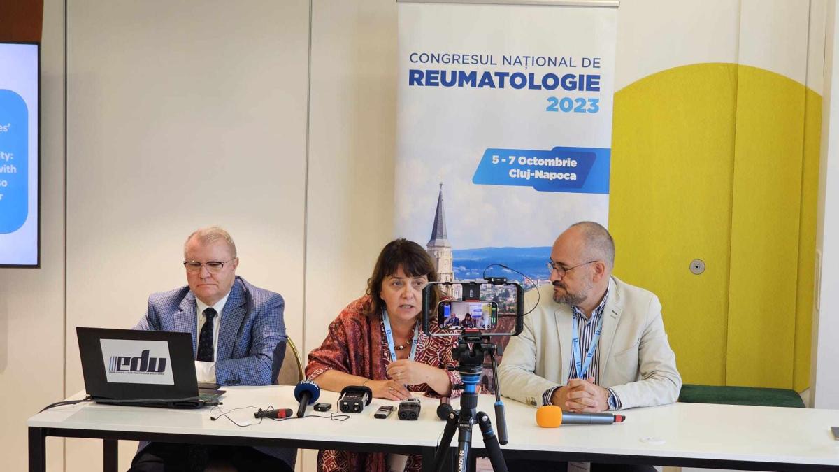 reumatologia--specialitate-vaduvita_43076800