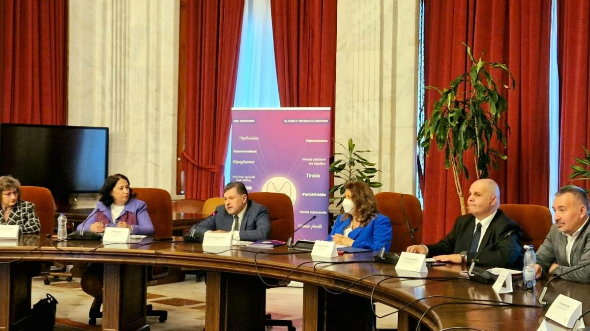 reprezentantii-autoritatilor-la-lansarea-endo-pacienti_50104400