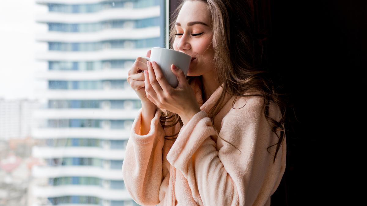 cand-e-cel-mai-bine-sa-iti-bei-cafeaua--de-ce-sa-nu-o-consumi-pe-stomacul-gol--riscuri-si-beneficii_42602300