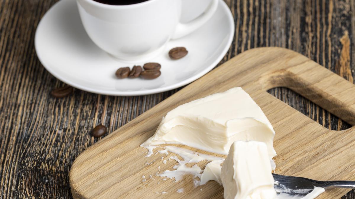de-ce-sa-adaugi-unt-in-cafea-_01619200