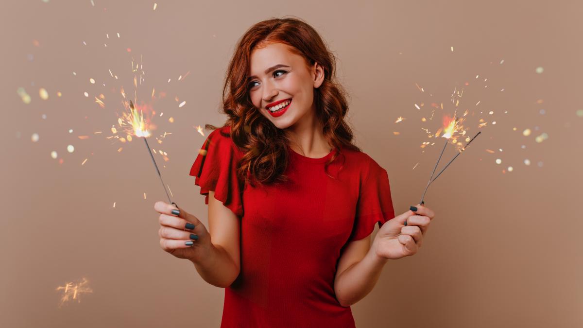de-ce-se-spune-ca-e-bine-sa-porti-rosu-in-noaptea-de-revelion-_25701500