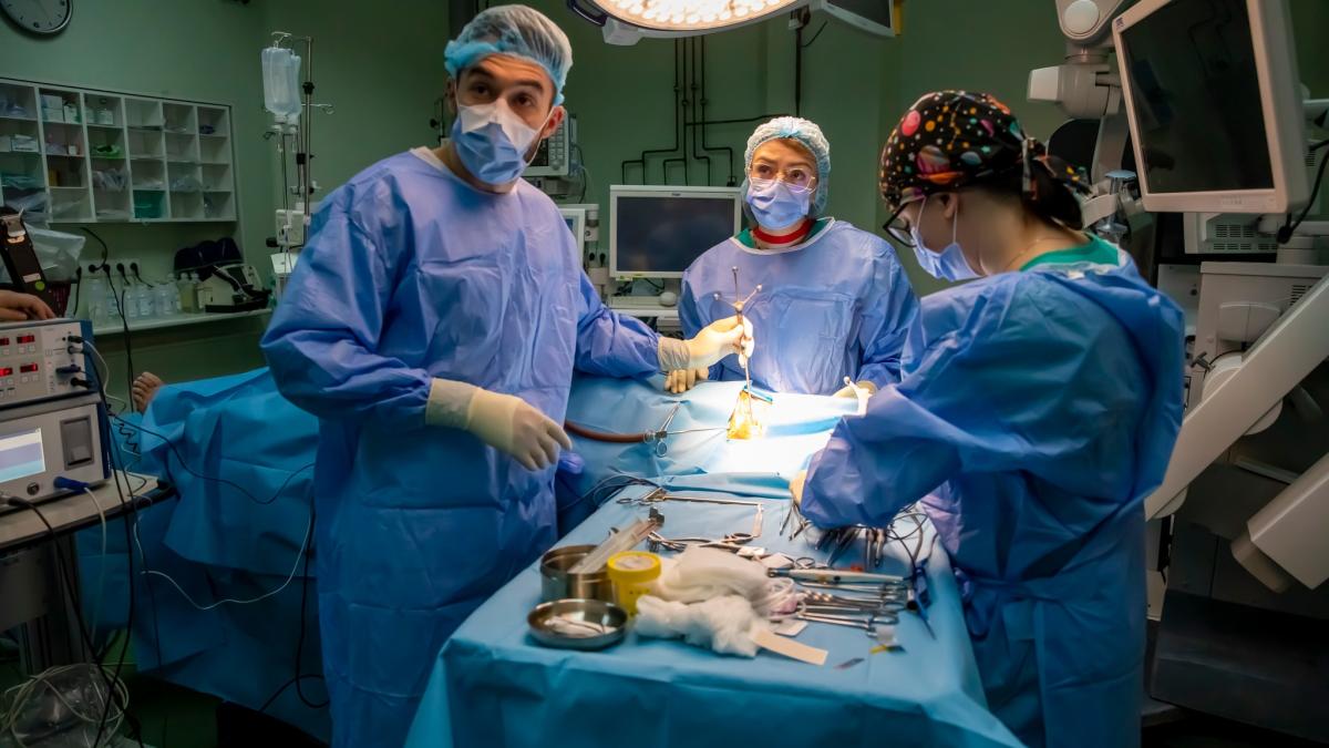 primul-caz-din-romania-de-operatie-pe-creier-prin-pleoapa_41742100