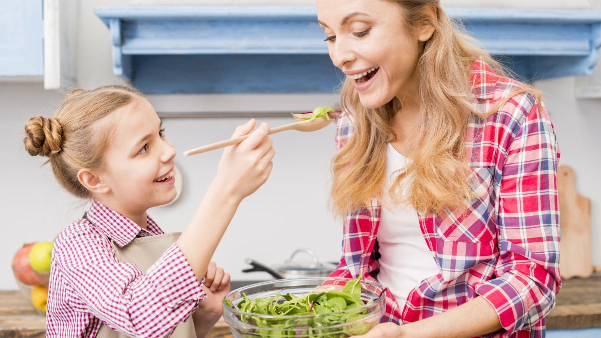 copiii-care-sunt-crescuti-exclusiv-vegani--inca-de-la-nastere--nadia-eperjessy-nu-este-in-regula--nu-cred-ca-ar-trebui-privati-copiii-de-proteinele-animale_11271700