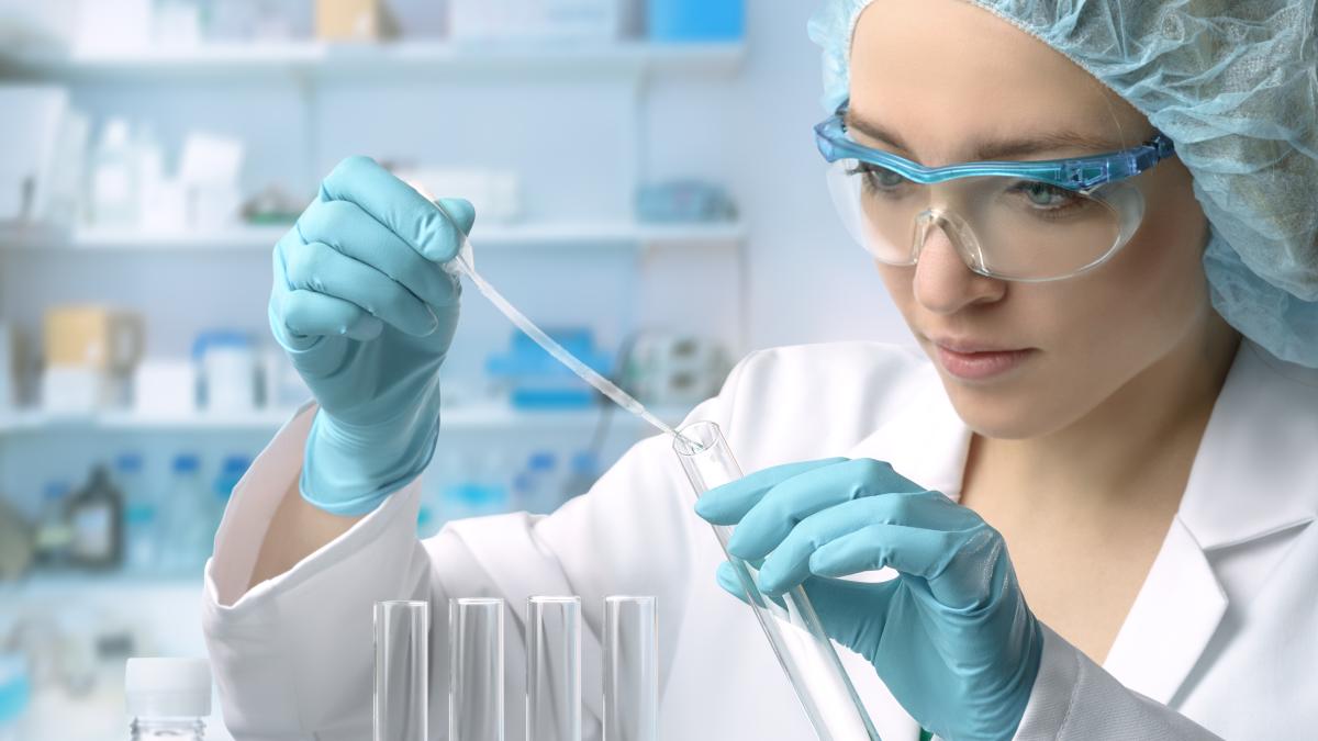 farmacist_13555900
