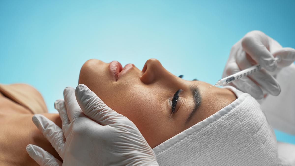 interventiile-cu-acid-hialuronic--la-mare-cautare_70184600