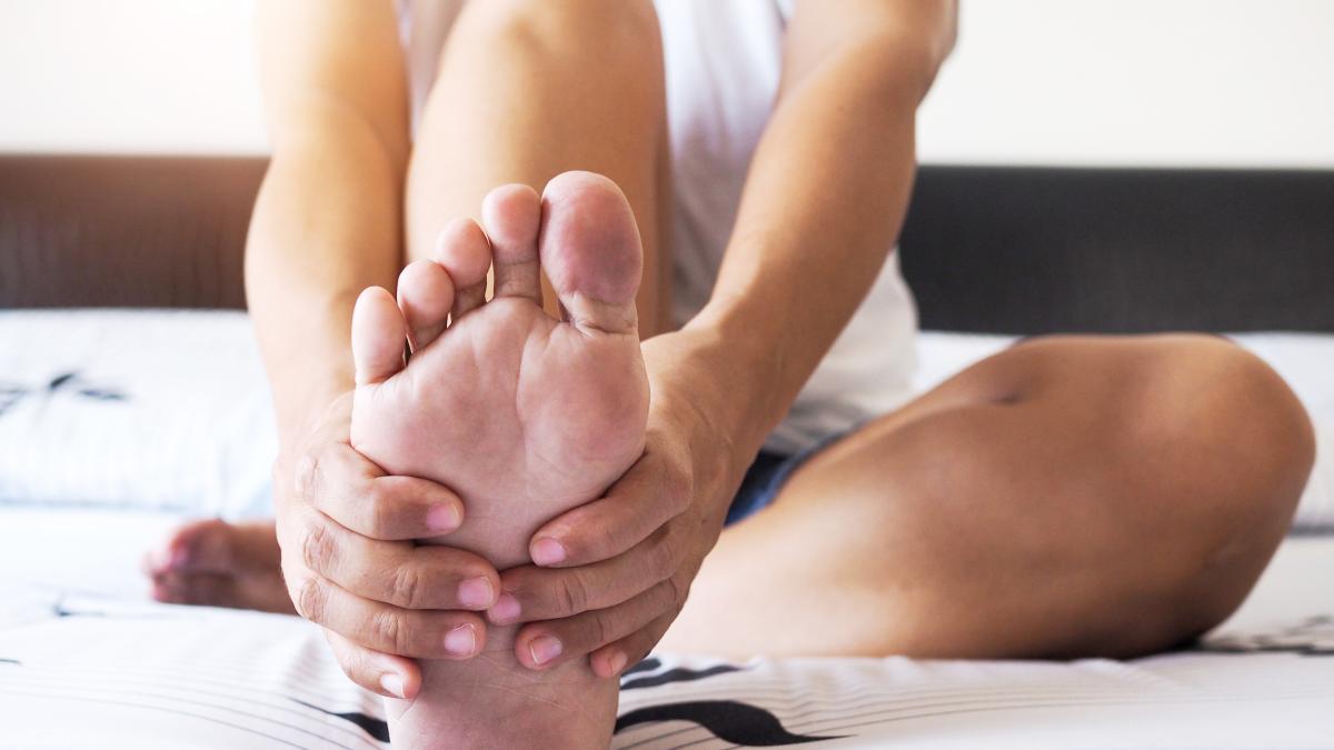 female-feet-soles-heel-with-heel-pain-adults-treatment-plantar-fasciitis_14419200