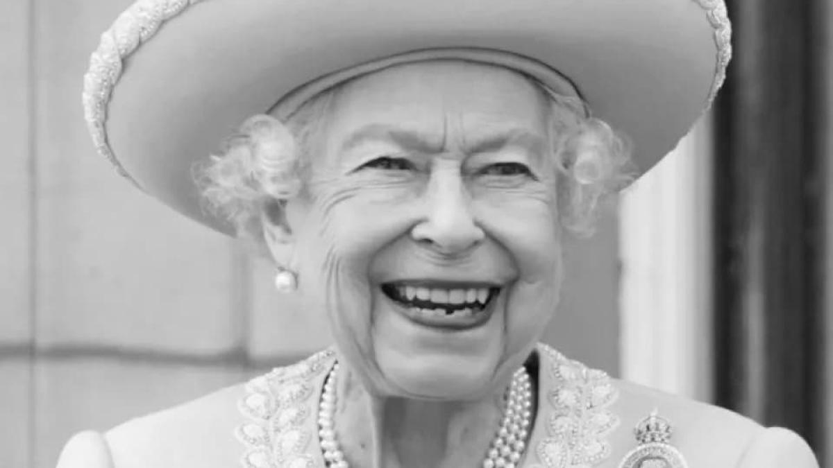 regina-elisabeta-a-murit-a-murit-linistita-la-balmoral--regele--charles--si-regina-consort--camilla--vor-ramane-la-balmoral-in-aceasta-seara_24078000