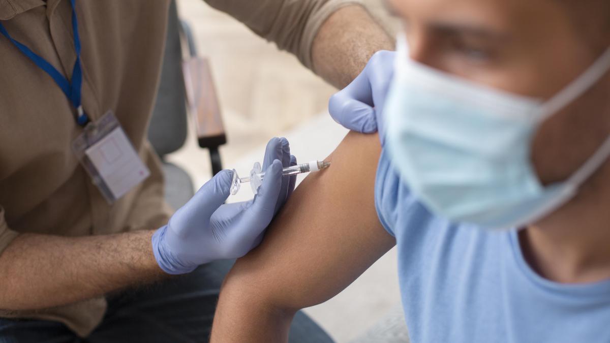extinderea-vaccinarii-in-farmacii--esentiala_61661000