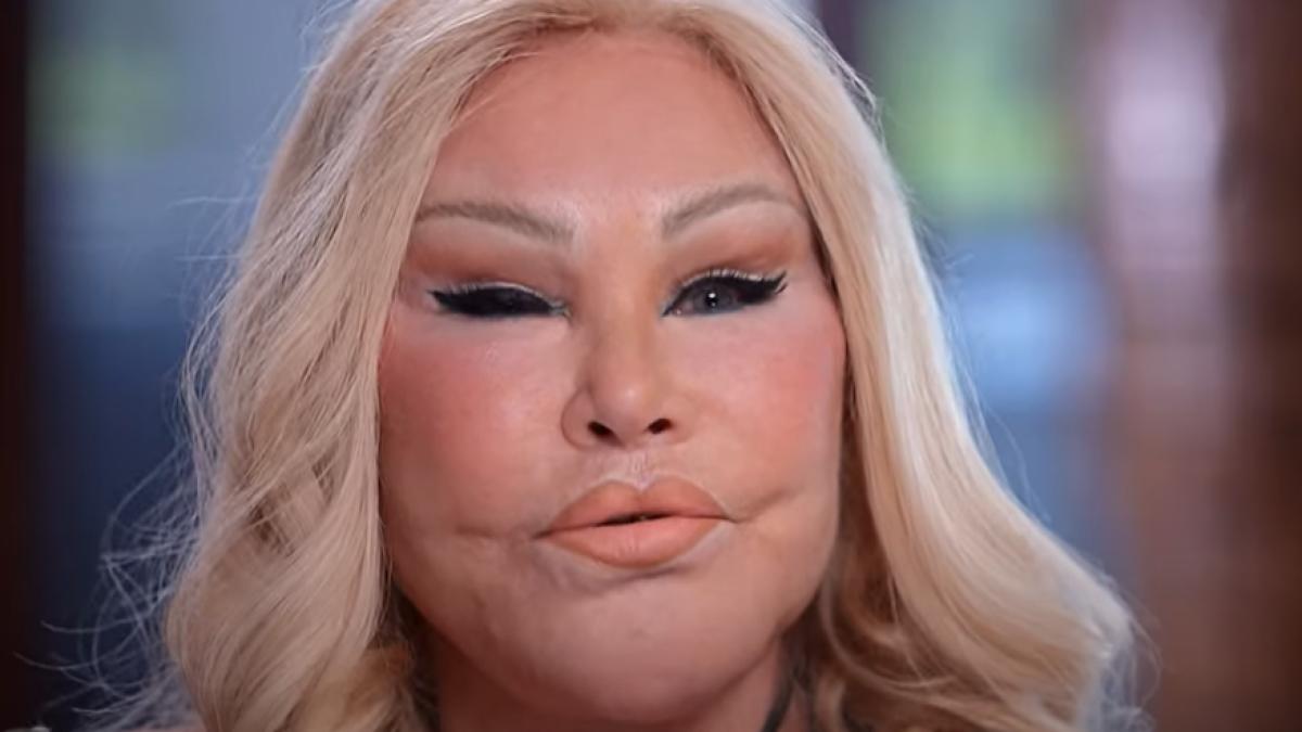 jocelyne-wildenstein-_59649400