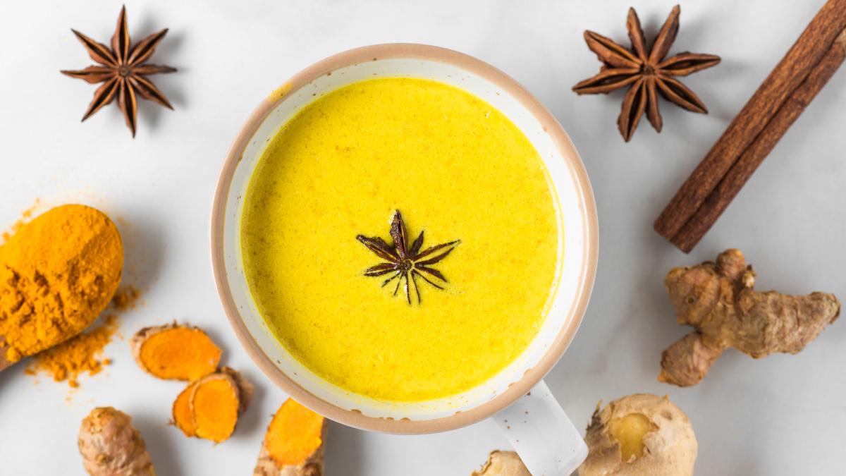 lapte-auriu-turmeric-latte_46744500