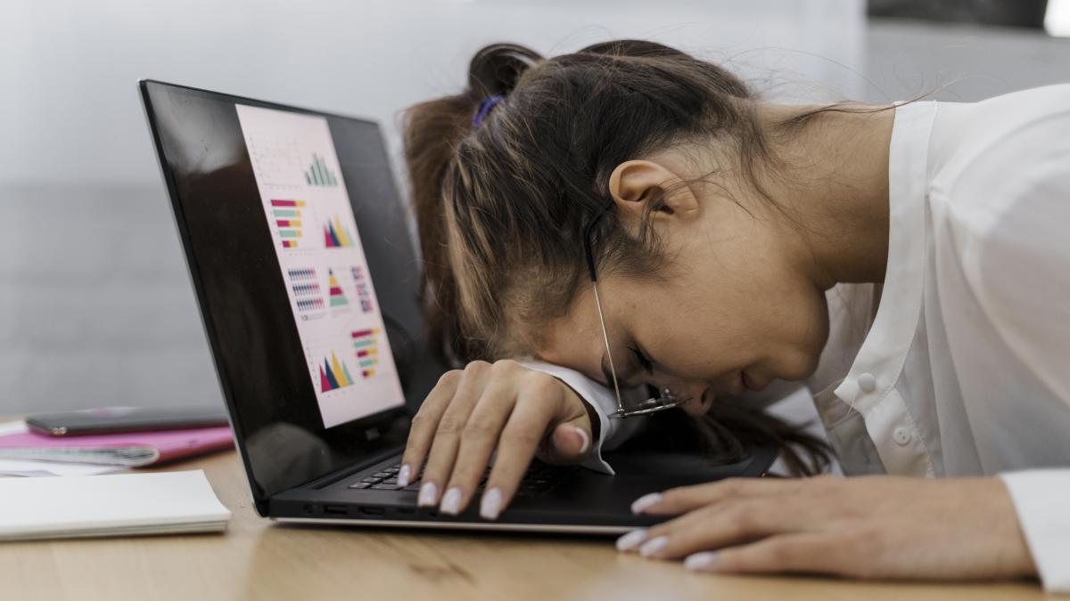 sindromul-burnout-semne-ca-locul-tau-de-munca-iti-afecteaza-grav-sanatatea_94703000