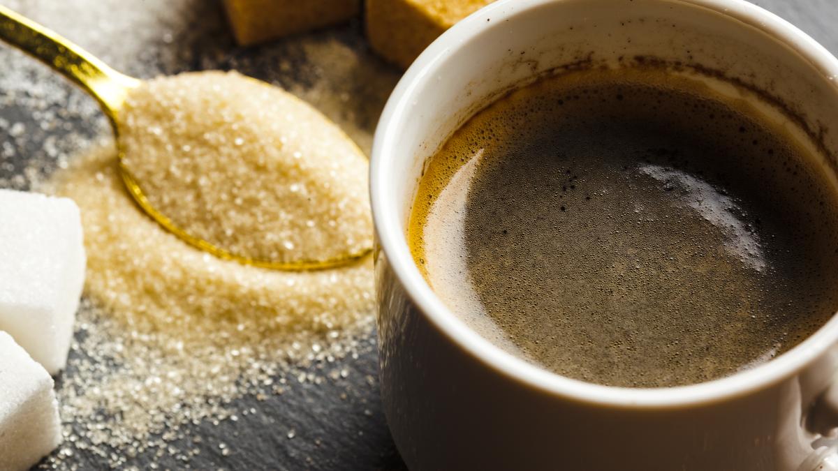 zaharul-brun-sau-zaharul-alb-in-cafea--care-este-diferenta-si-ce-alegere-se-potriveste-gusturilor-tale_37265200