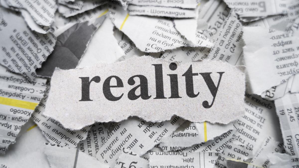 realitate-si-fictiune_33337800
