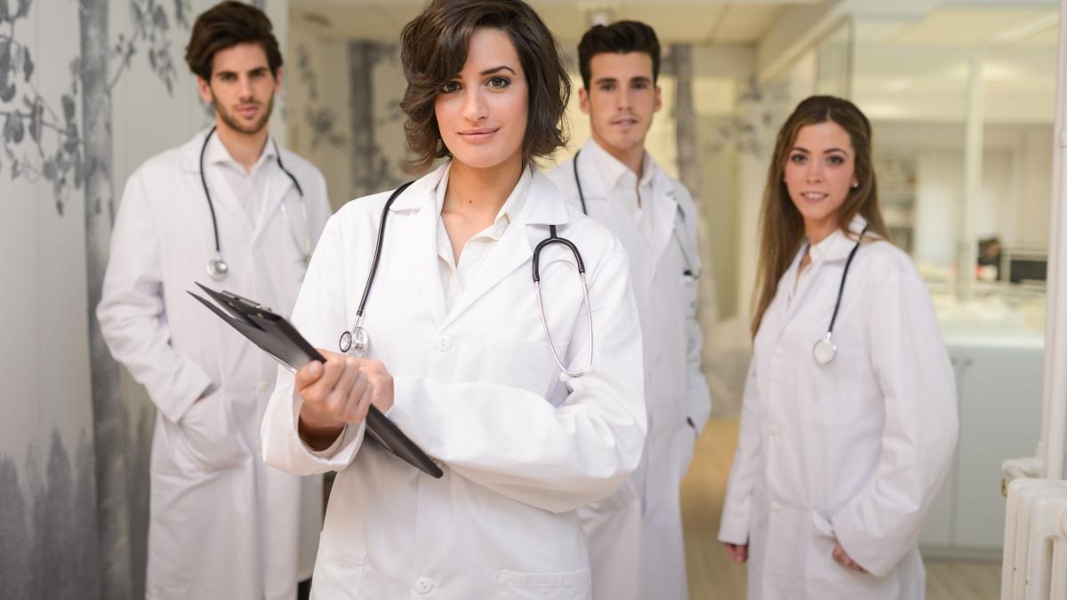 medicina-de-familie--pilon-al-sanatatii-publice--peste-2-100-de-medici-activi-in-bucuresti--din-11-455-la-nivel-national_93066100