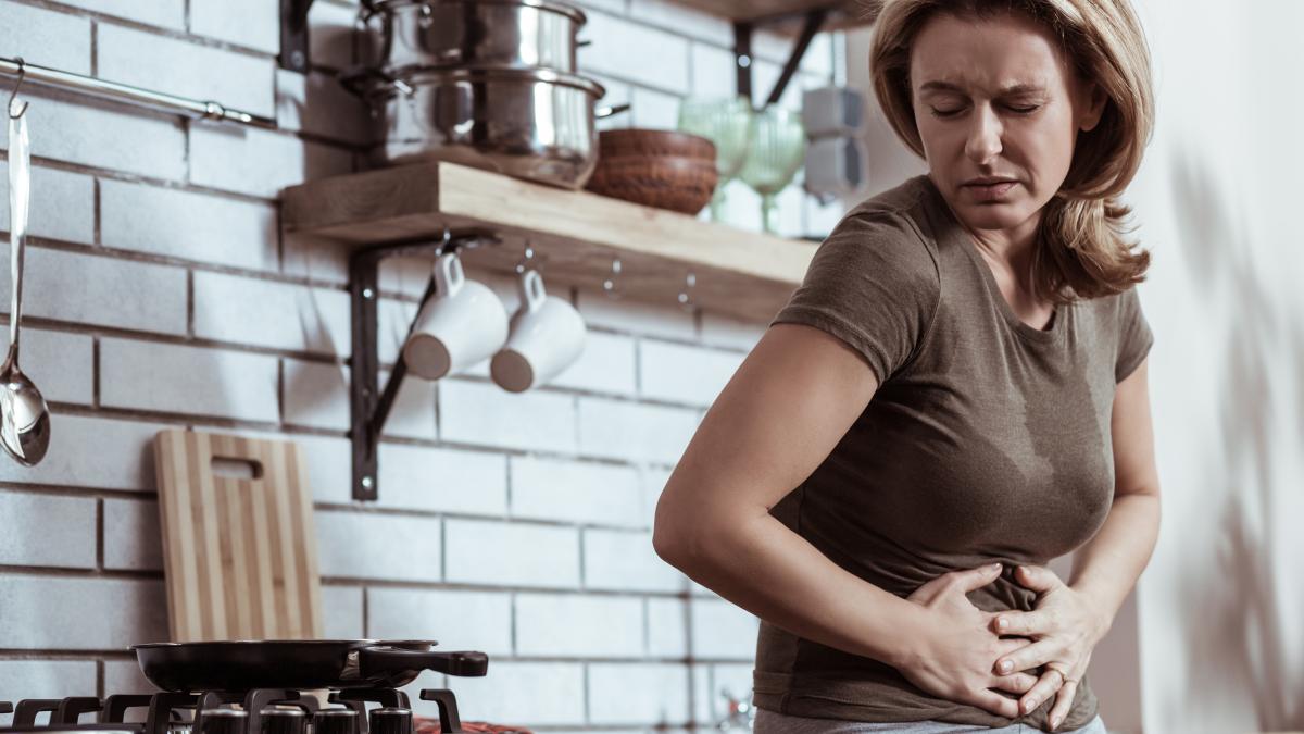 Pancreatita, cauză frecventă și intensă a durerii abdominale superioare. Dr. Oana Dolofan Apare după consumul de alcool sau alimente g