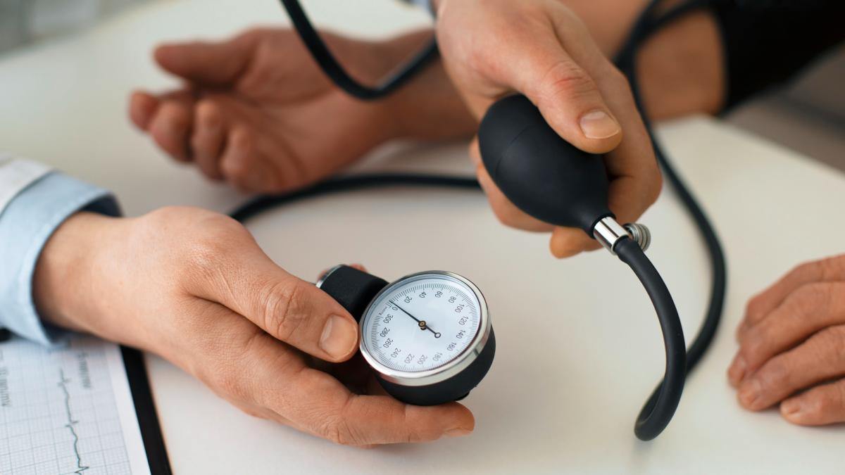 Ce se întâmplă când tensiunea arterială scade sub 120 mm Hg