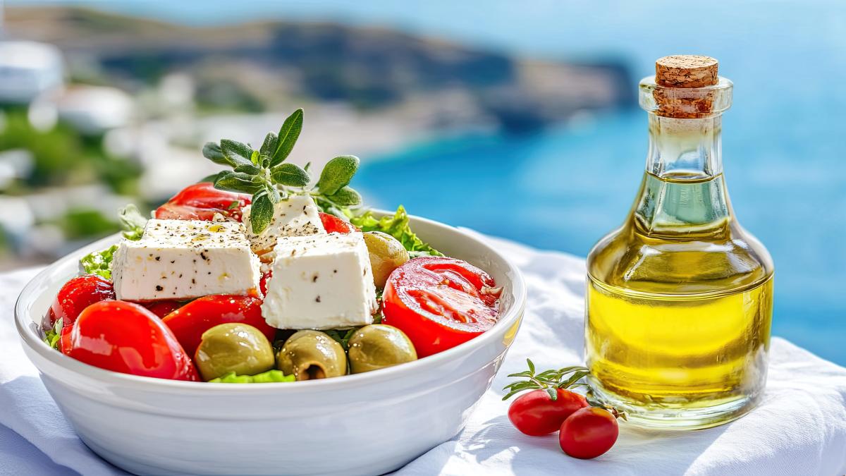 Dieta mediteraneană poate proteja creierul de Alzheimer