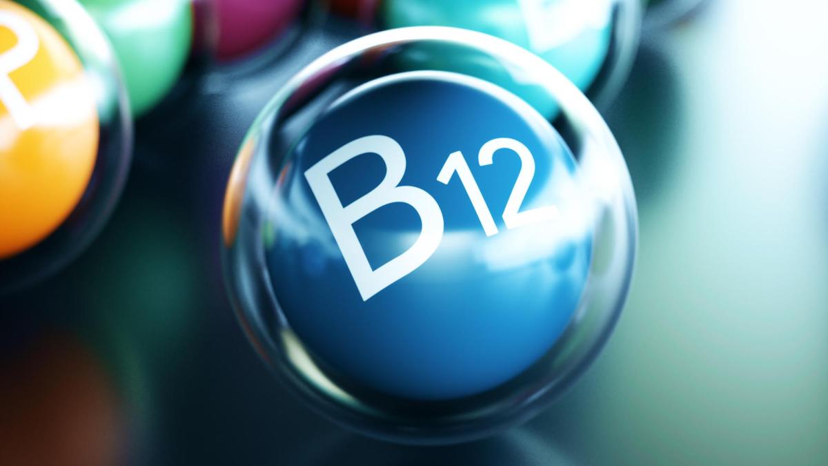 Deficitul ascuns de vitamina B12 care îți afectează creierul chiar dacă analizele arată bine