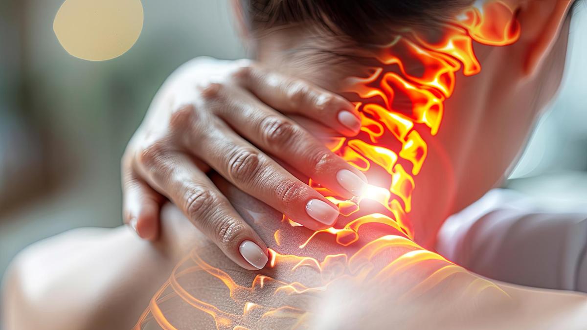 Fibromialgia, boala care îți schimbă viața peste noapte. De ce este considerată cea mai chinuitoare boală