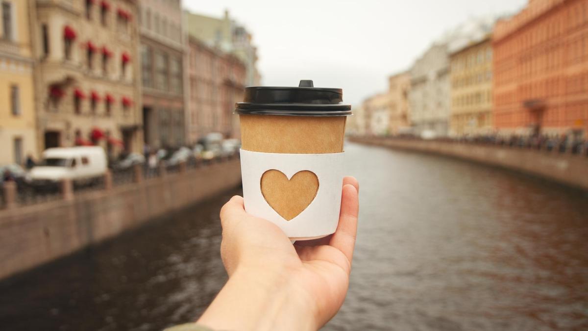 Ce se ascunde în ceaiul și cafeaua ta. Otrava care îți distruge sănătatea