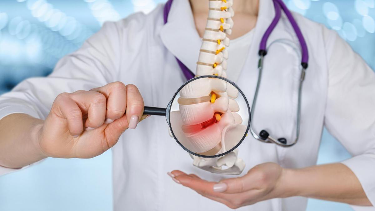 80% dintre pacienții cu fracturi nu știu că au osteoporoză. Cum te protejezi