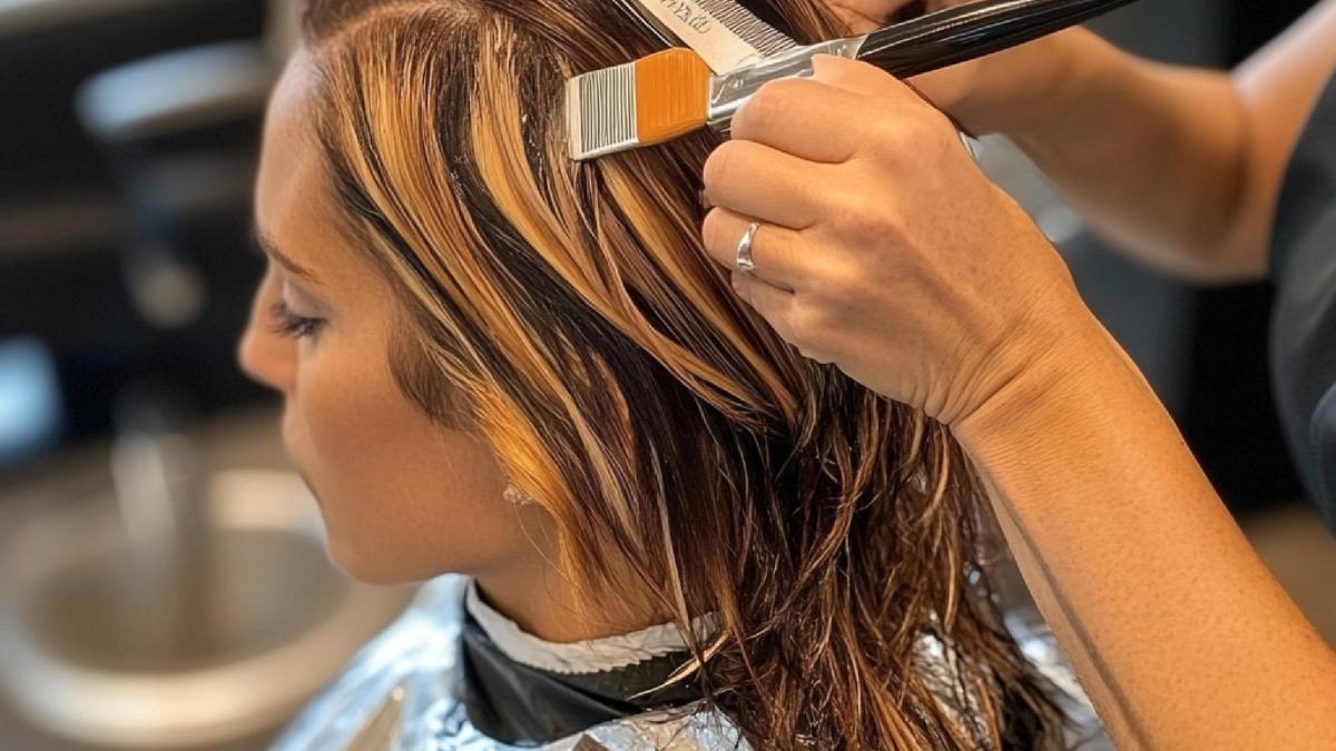 Cele mai bune nuanțe de păr care ascund firele albe