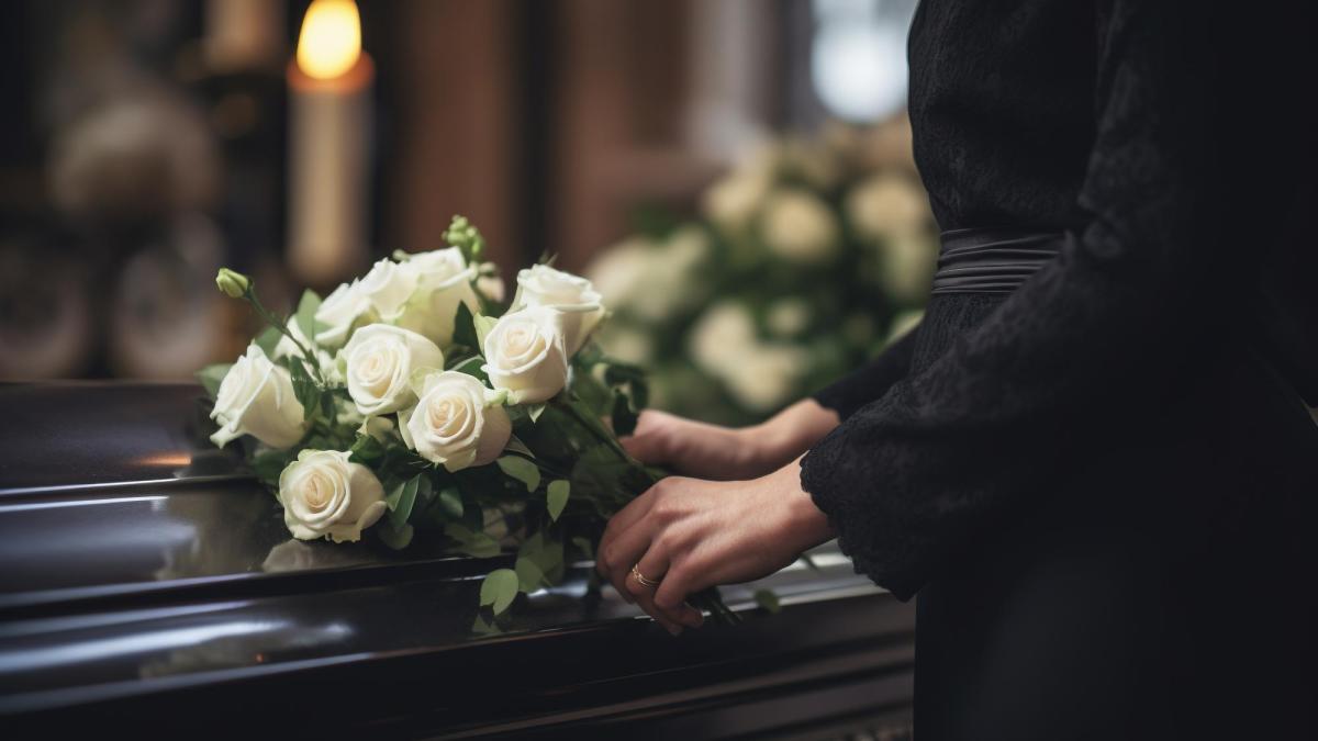 Ce înseamnă când cineva moare de Ziua Morților. Semnificații și superstiții