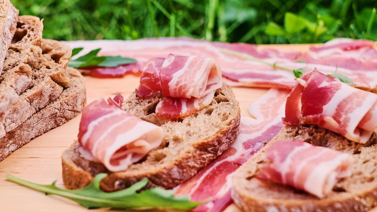 Mănânci șuncă, riști cancer Specialiștii trag un semnal de alarmă privind nitriții din carne