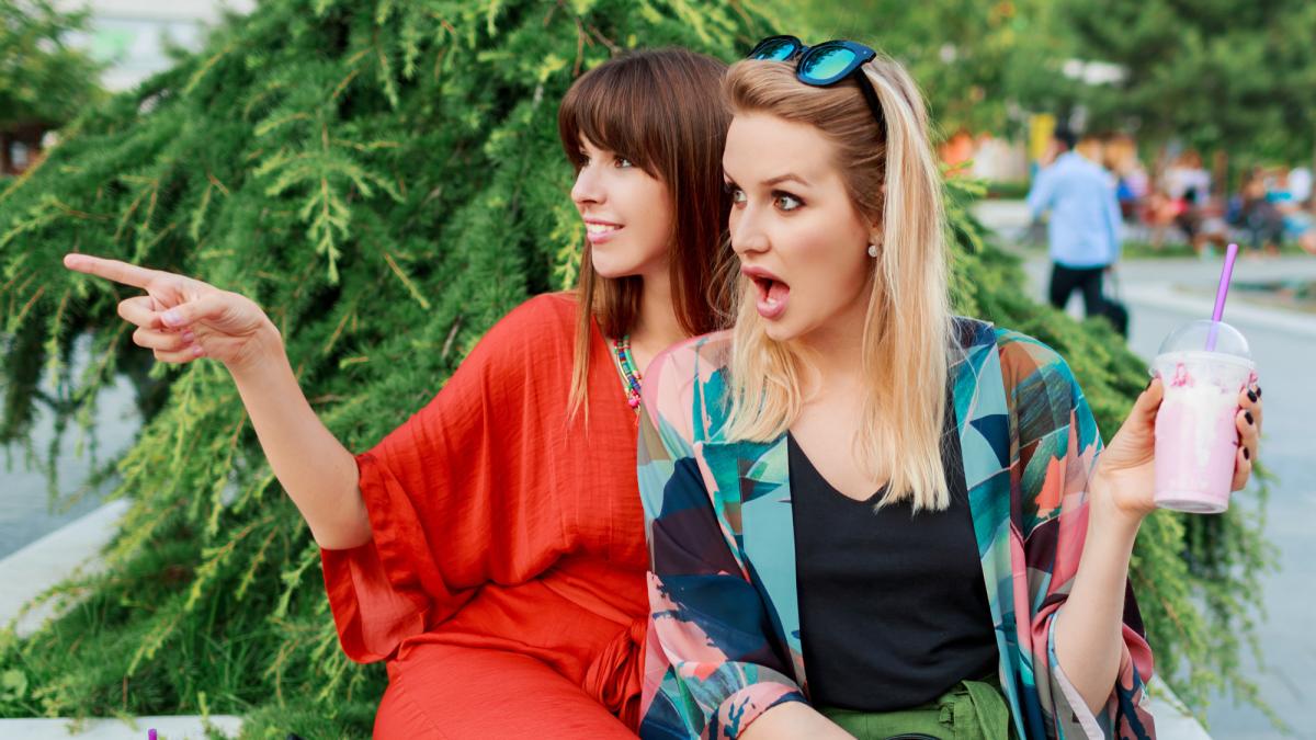 De ce sunt arătate femeile cu degetul. Dr. Andreas Vythoulkas Să arate cât mai bine!