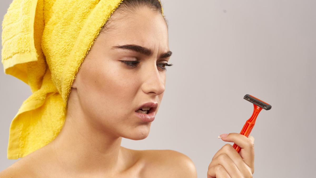 Este bine să îți îndepărtezi părul facial Ce spun medicii