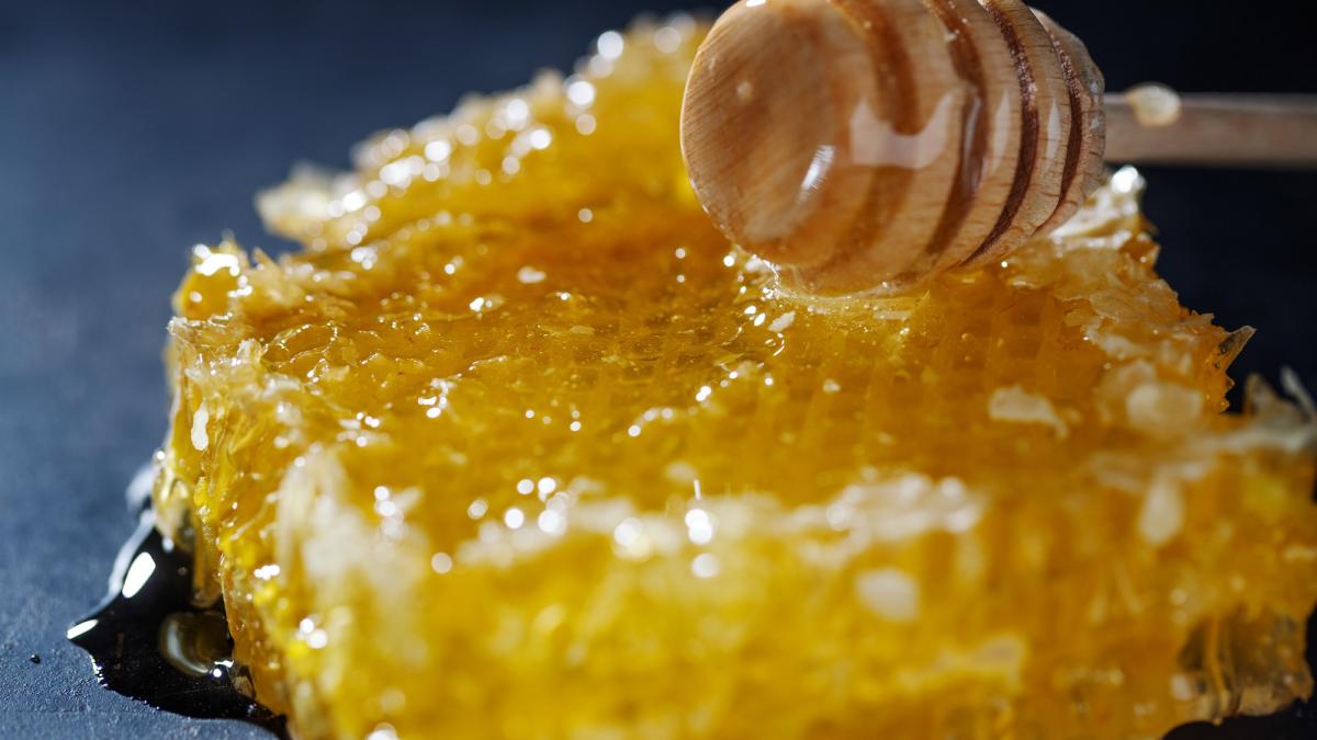 tinctura-de-propolis-miere-beneficii