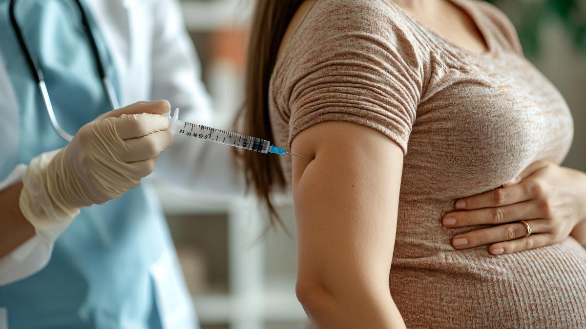 Vaccin împotriva VSR, recomandat gravidelor. Prof. univ. dr. Simin Aysel Florescu Multiple metode de prevenție