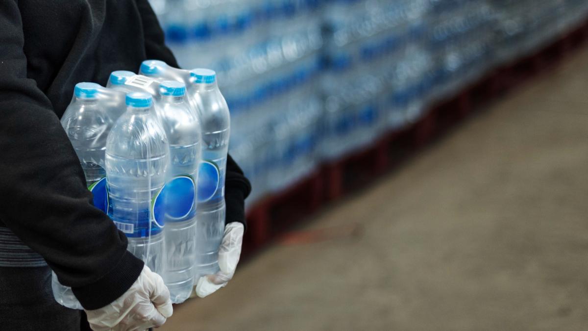 Apa îmbuteliată nu este atât de pură pe cât pare