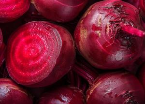 de ce tot mai multi oameni beau suc de sfecla rosie beneficiile care i au surprins pe cercetatori