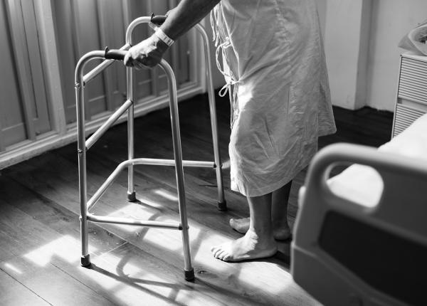 asocia ii de pacien i parlamentarii nu sunt interesa i de calitatea serviciilor medicale asocia ii de pacien i parlamentarii nu sunt interesa i de calitatea serviciilor medicale