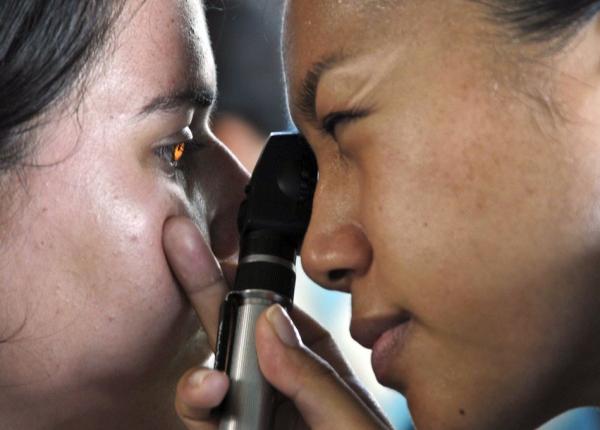 boala de ochi pe care o au jumatate dintre cei peste 60 de ani