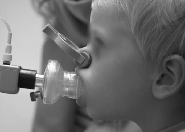 astm la copii ce faci cand i se declan eaza criza