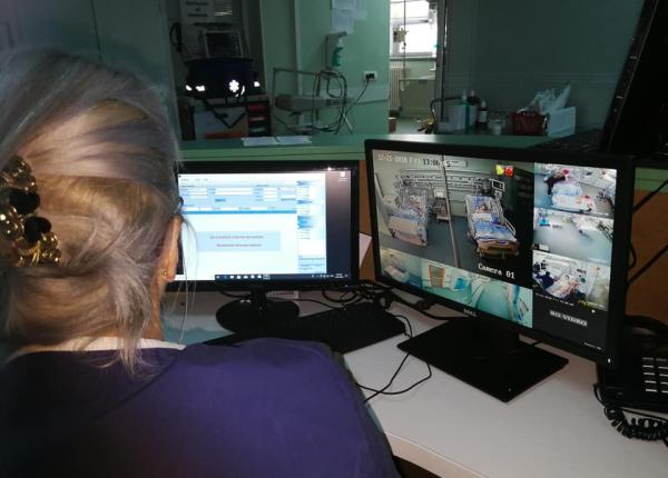 terapie intensiva cu monitorizare permanenta la spitalul universitar de urgen a bucure ti