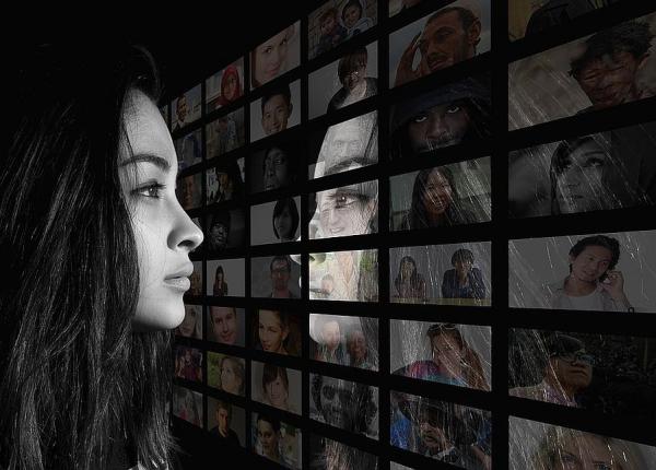 social media legata de depresie la adolescen i in special la fete