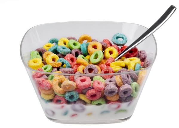 dieta copiilor influen ata negativ de publicitatea la cereale pentru micul dejun