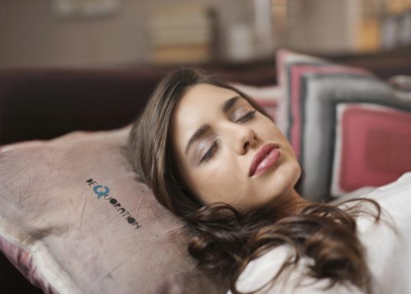 somn ce ri ti daca dormi mai pu in de ase ore pe noapte