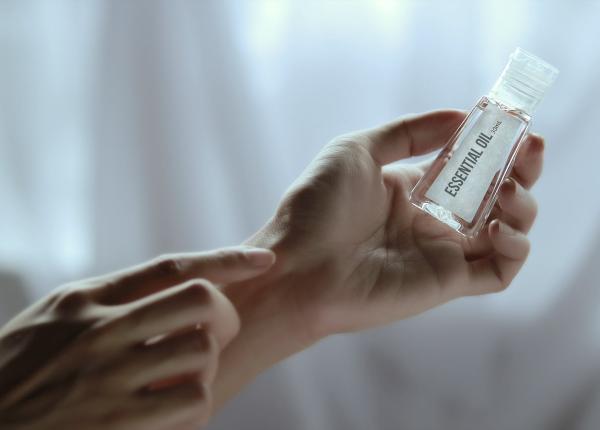 adevarul despre uleiurile esen iale dezvaluit de un medic