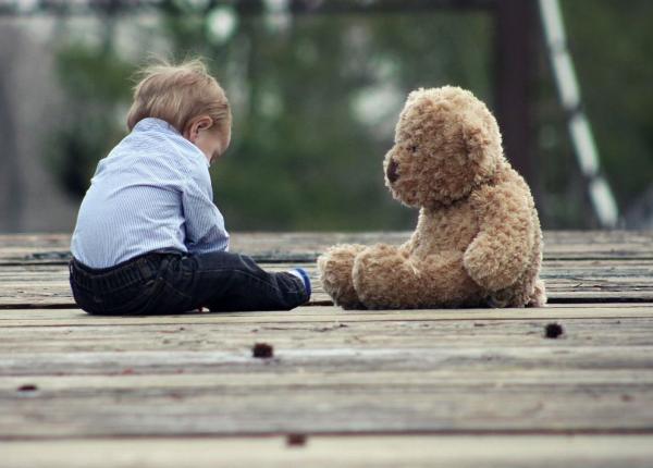 traumele din copilarie responsabile de depresia la maturitate