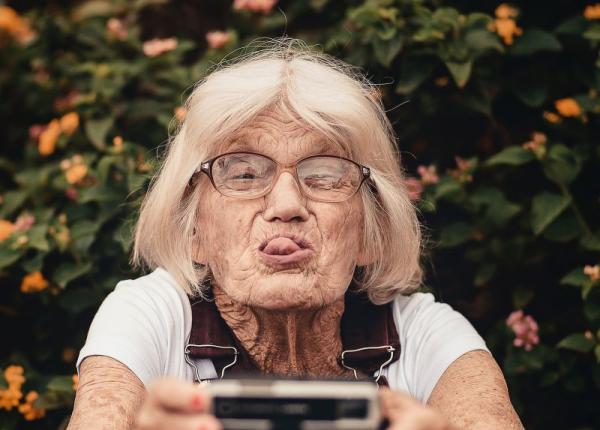 batrani sanatatea fizica asociata cu optimismul i starea psihica