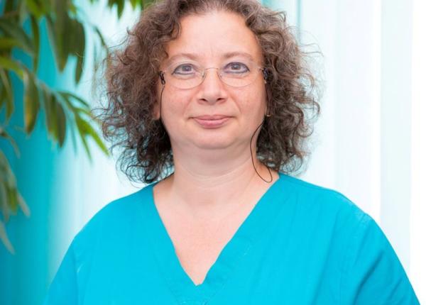 portret de medic militar sprijinul dat bolnavului inseamna o vorba buna i o injec ie facuta la timp