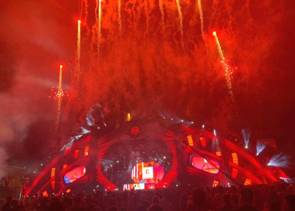 neversea prima zi 6 persoane duse la spital i 285 tratate la punctele de prim ajutor anun a isu