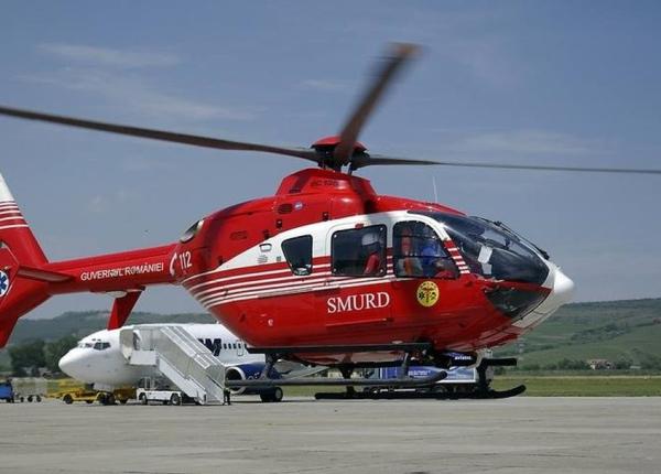 tanar in oc anafilactic dus la spital cu elicopterul smurd din mun ii gutai