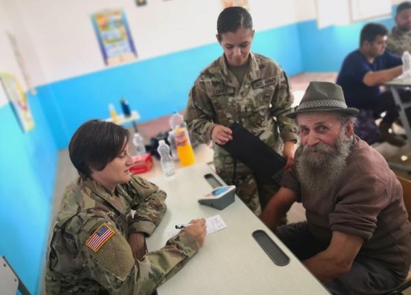 circa 500 de consulta ii in delta dunarii facute de medici militari americani i romani