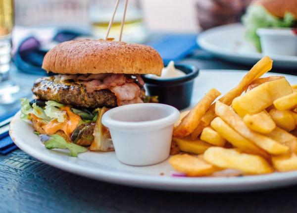 mancaruri cu pu ini carbohidra i fast food ce sa alege i